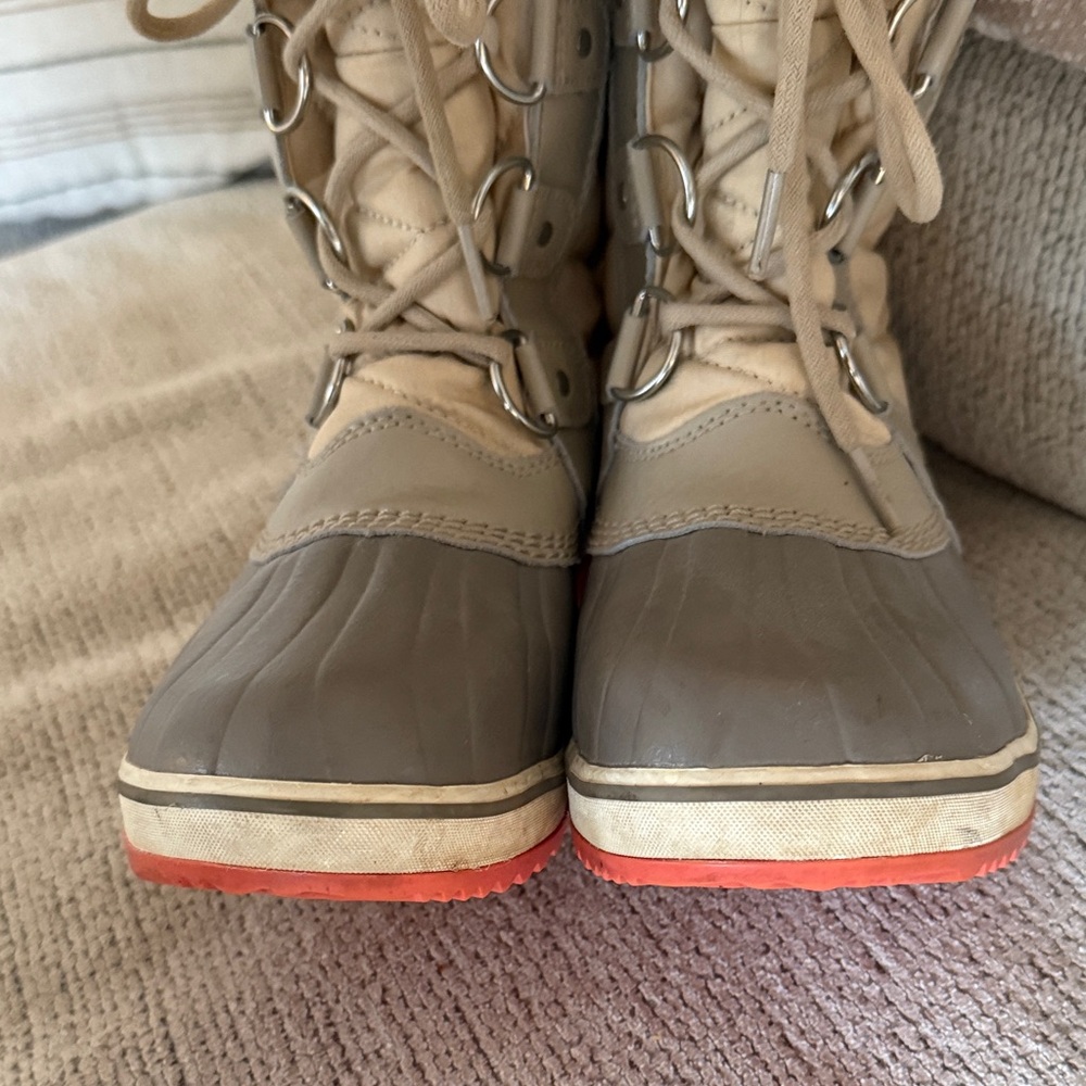 Sorel Women's Gray and Tan Fur-Lined Winter Boots - Picture 6 of 6